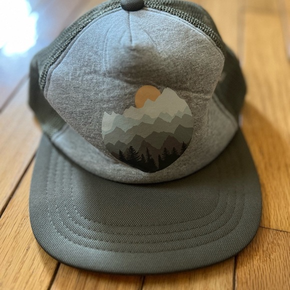 Tommy Bahama Other - Tommy Bahama snapback Trucker Hat Baseball Cap Mesh Mountains Sunrise Trees